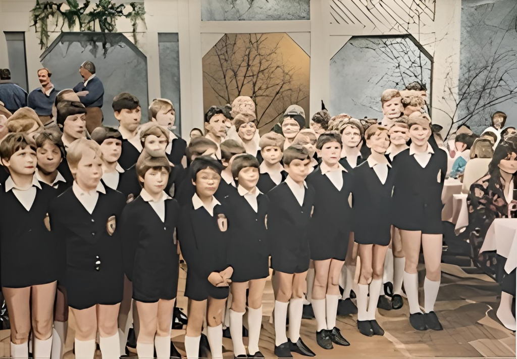 Schöneberger Sängerknaben during an appearance for Sonntagskonzert auf Tournee.
